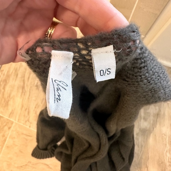 ROCK & LOVE Sweater - Picture 3 of 3